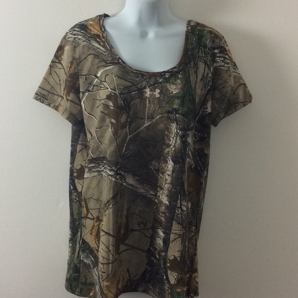 NEW Under Armour women’s top size large camouflage